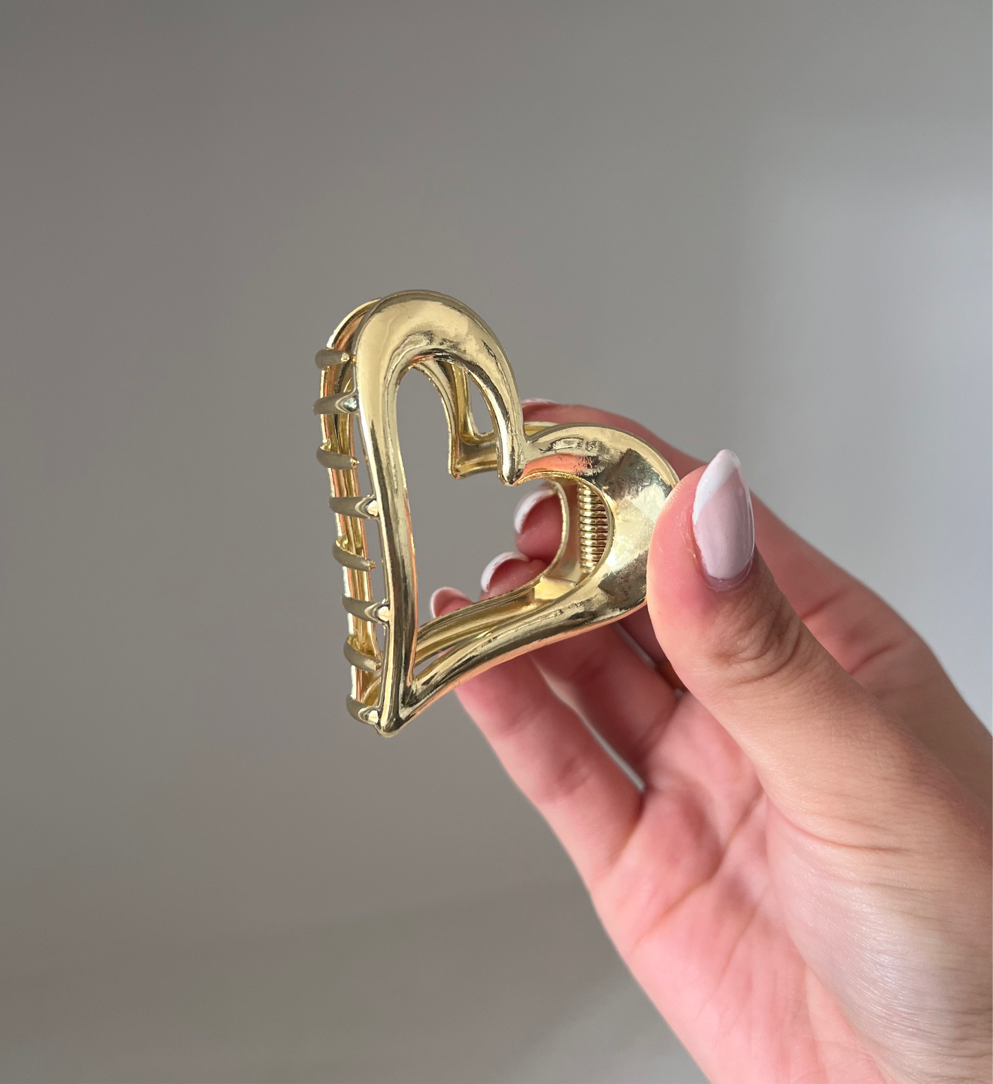 Amore Claw Clip Gold